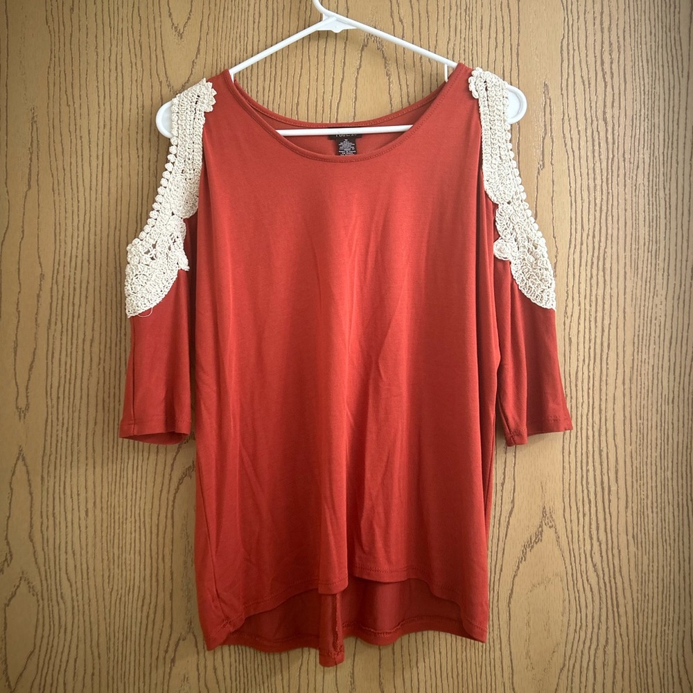 Open shoulder top
